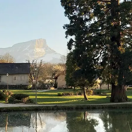 La Dépendance Du Château De Triviers. * Challes-les-Eaux